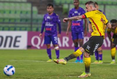 Dami&aacute;n D&iacute;az igual&oacute; el marcador de penal, al final del primer tiempo