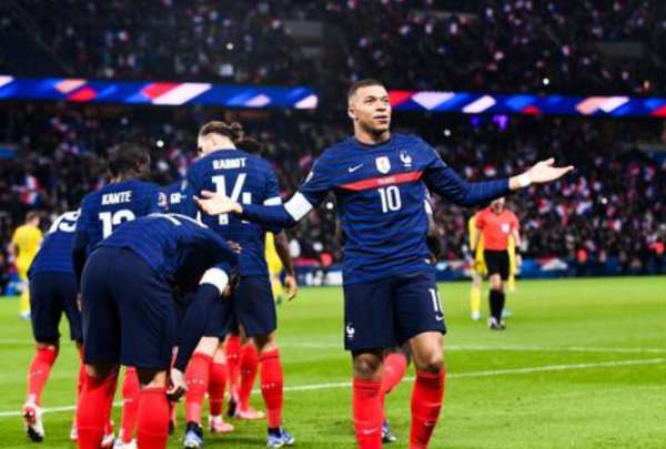 Mbapp&eacute;, Benzema y Griezmann lideran la lista de Francia para el Mundial de Catar