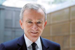 Due&ntilde;o de Louis Vuitton es la persona m&aacute;s rica del mundo