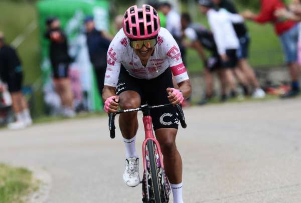 Richard Carapaz gan&oacute; la etapa 11 del Giro de Italia