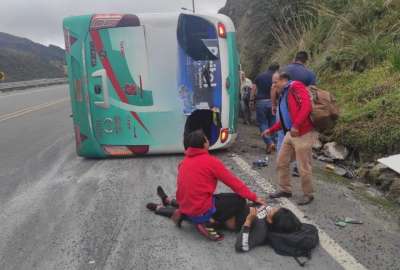 Accidente de bus en la v&iacute;a Baeza-Quito dej&oacute; varios afectados