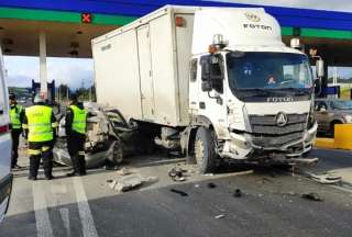 Tres personas heridas en siniestro de tr&aacute;nsito en Machachi