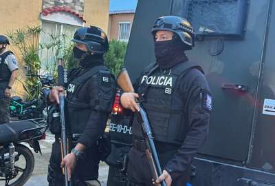 300 polic&iacute;as y militares allanan desde esta madrugada varias urbanizaciones de la parroquia La Aurora en Daule.&nbsp;