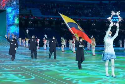 Sarah Escobar desfil&oacute; con la bandera del Ecuador en los Juegos Ol&iacute;mpicos de Invierno