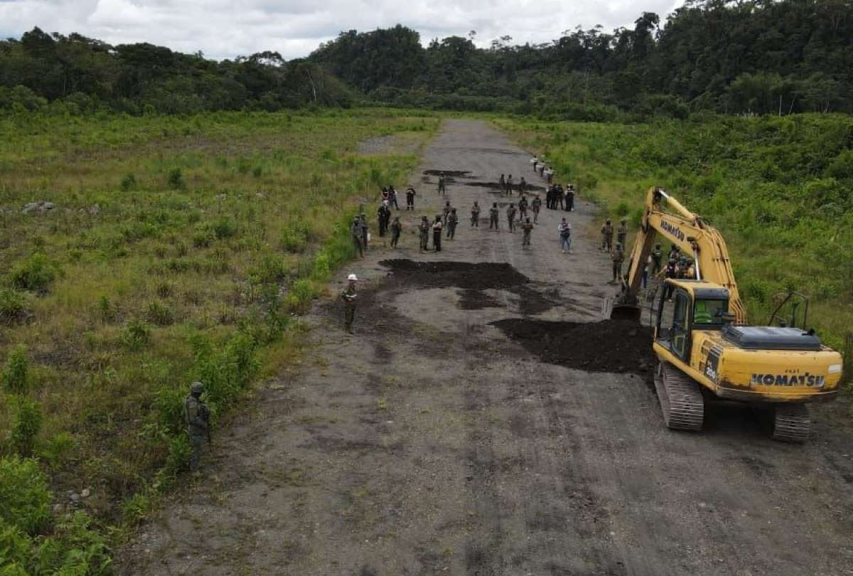 Un operativo desplegado en la frontera sur del país ubicó una pista clandestina en Morona Santiago. 