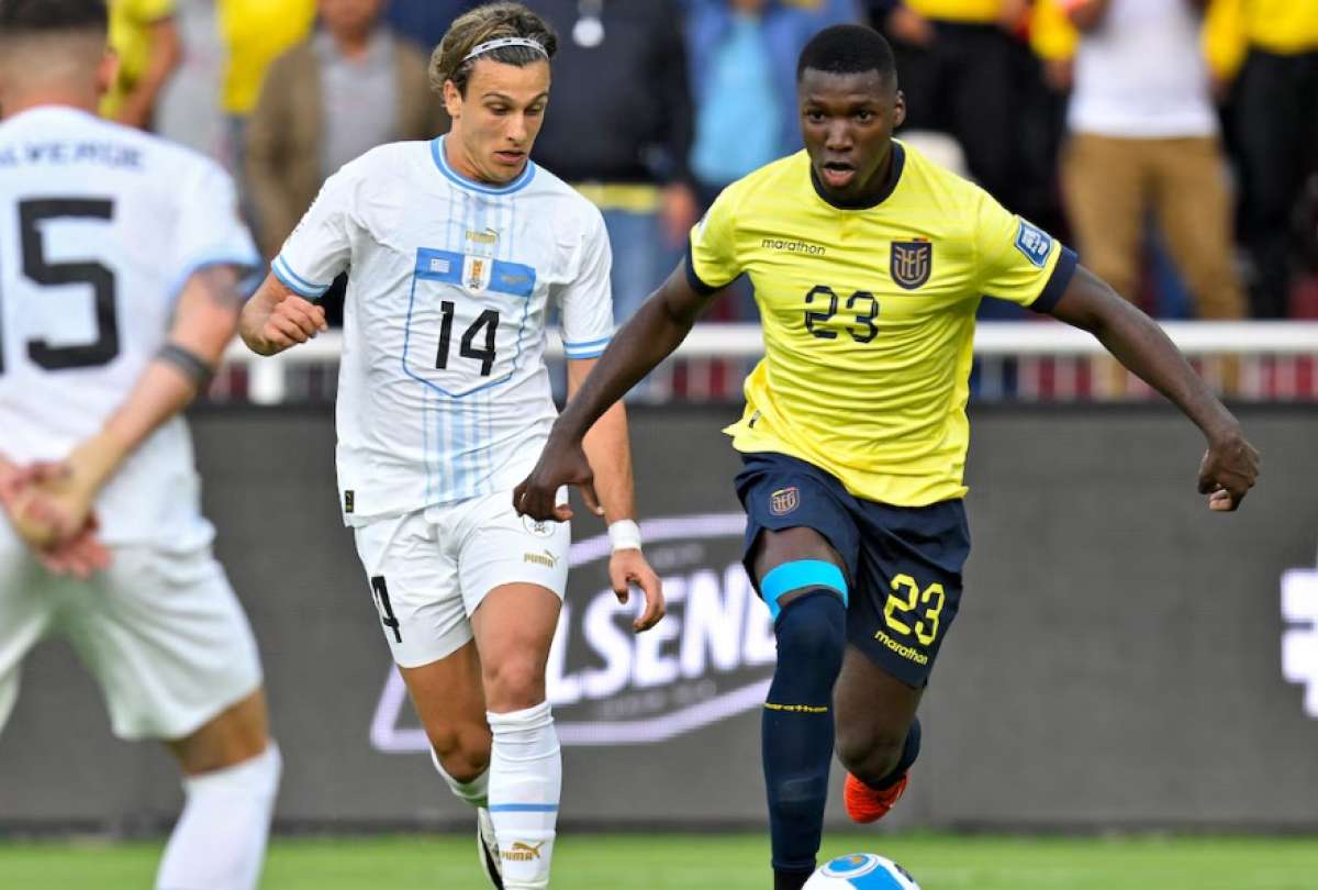 La tricolor intentará conseguir su primer triunfo en Uruguay, mientras que la Celeste busca recuperar su forma.