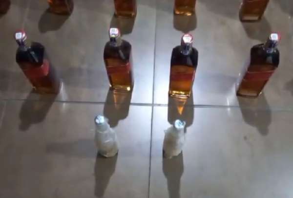 Encuentran 81 botellas de licor en el Centro de Privaci&oacute;n de Libertad de Cotopaxi