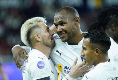 Juan Luis Anangon&oacute; (centro) marc&oacute; el primer gol de Liga de Quito