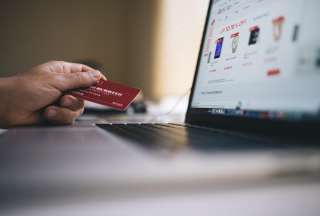 Compraste m&aacute;s de USD 5.188 con tarjeta: paga el ISD