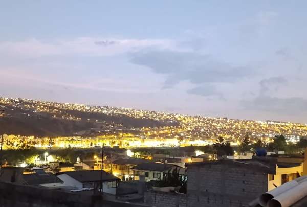 La energ&iacute;a el&eacute;ctrica no se suspender&aacute; en Quito hasta las 18:00 de este jueves
