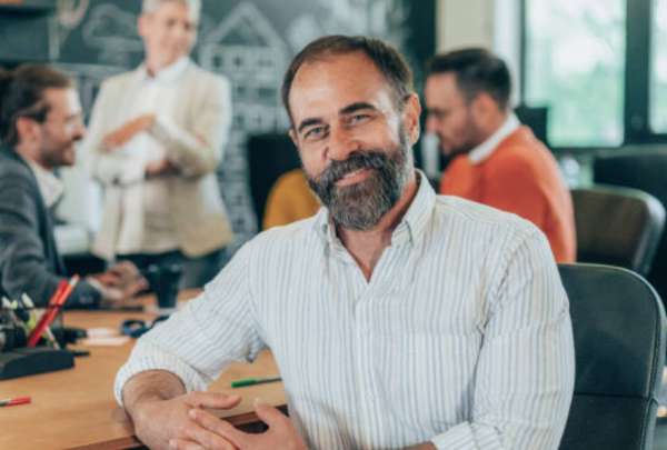 Reinventarse despu&eacute;s de los 50: un reto y una oportunidad en el mercado laboral ecuatoriano
