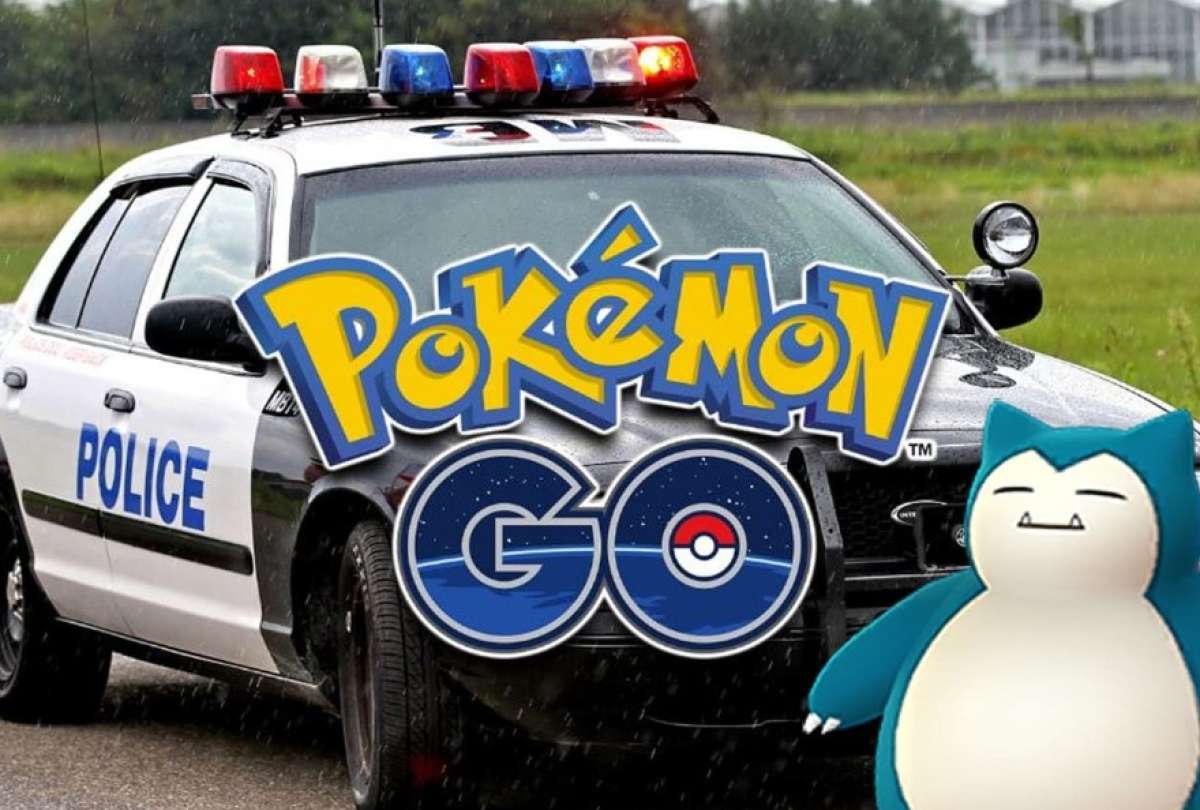 Dos polic&iacute;as fueron despedidos por jugar Pokemon Go