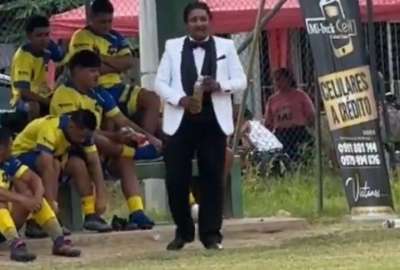 Este es el entrenador que se visti&oacute; como &lsquo;Sir Second Castle&rsquo;