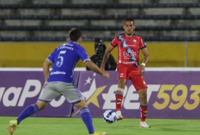 Emelec est&aacute; cerca de la zona del descenso