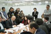 La Comisión de Fiscalización se encarga de tramitar los pedidos de juicio político.