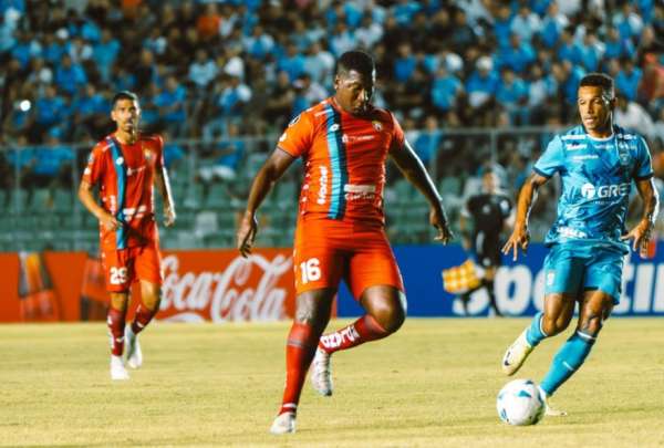 El Nacional perdi&oacute; por un gol en Bolivia