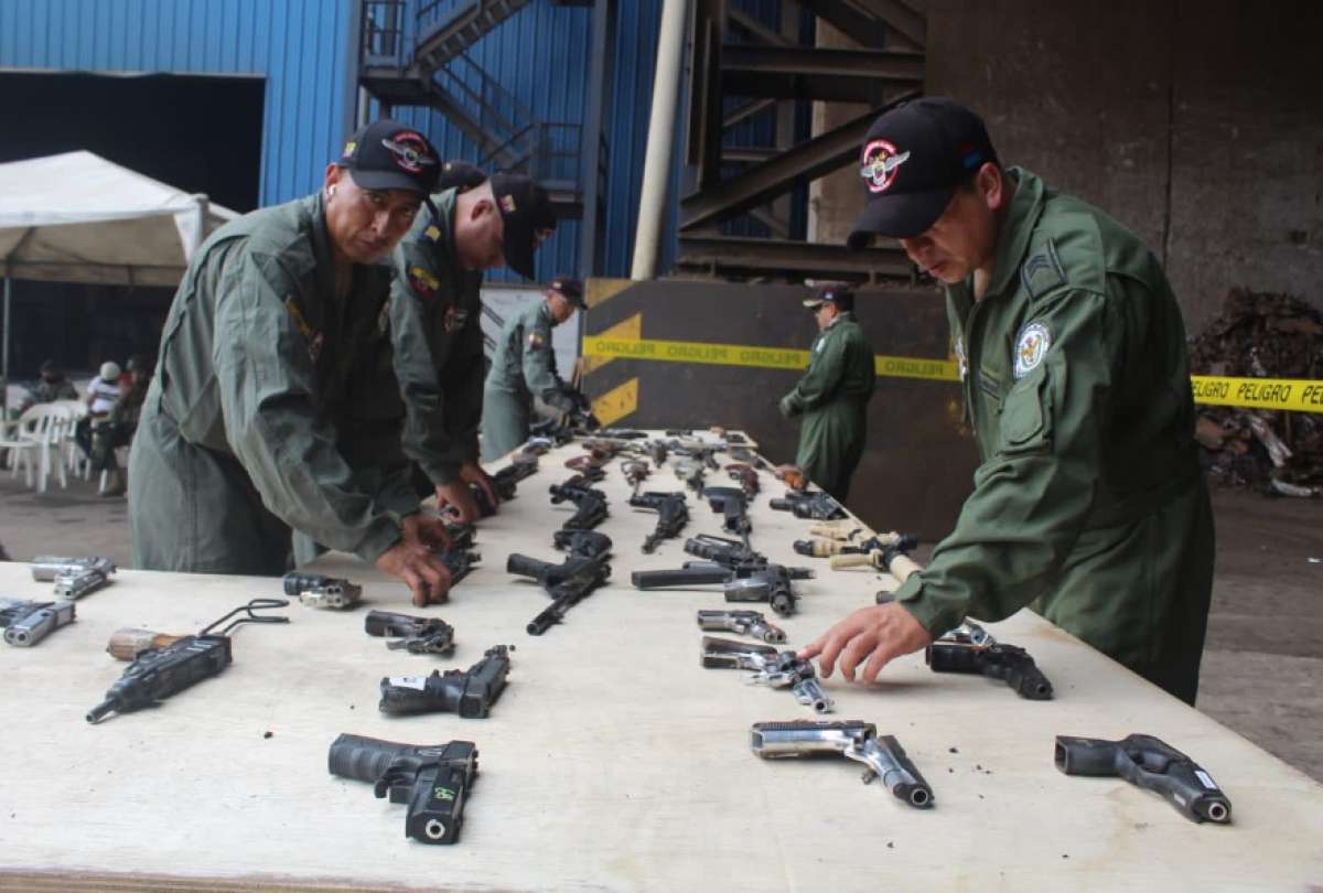 Las Fuerzas Armadas destruyeron más de 1896 armas incautadas en operativos