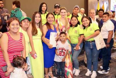 El Ministerio del Ambiente entreg&oacute; m&aacute;s de 4.600 hect&aacute;reas de ecosistema de manglar a tres asociaciones pesqueras de Guayas.