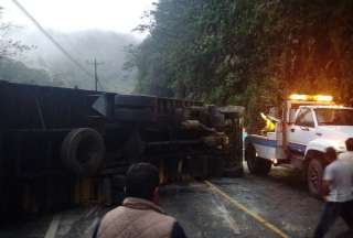 Dos accidentes de tr&aacute;nsito en la Autopista General Rumi&ntilde;ahui y Al&oacute;ag-Santo Domingo