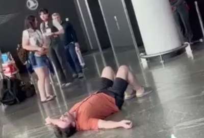 La reacci&oacute;n de un hombre que perdi&oacute; sus mascotas se hizo viral en las redes sociales. 