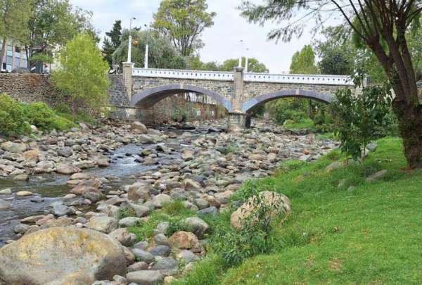 SUM: Las lluvias registradas en las &uacute;ltimas horas no son suficientes para normalizar los caudales de los r&iacute;os en Cuenca. 
