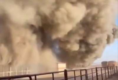 El incendio provoc&oacute; una gran nube de humo