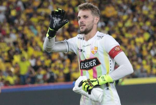 Javier Burrai desminti&oacute; la posibilidad de jugar en LDU o Independiente del Valle
