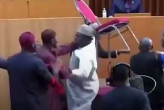 Pelea en el Parlamento de Senegal tras agresi&oacute;n de un diputado a una colega