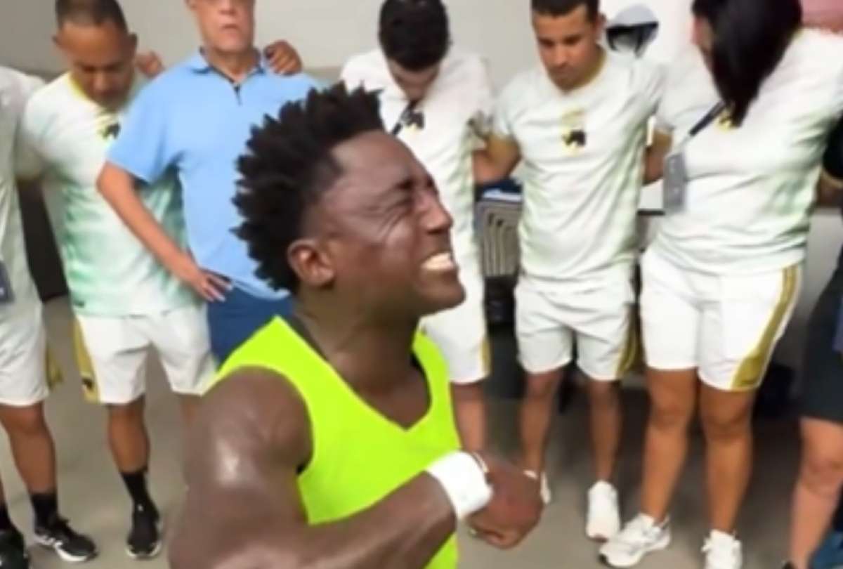 La 'Tuka' Ord&oacute;&ntilde;ez, tras un emotivo discurso en el camerino del Llaneros de Colombia. 