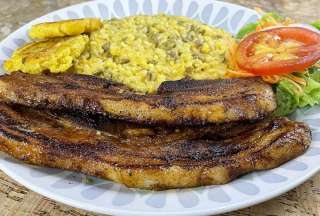 Guayaquil: Arroz moro y costilla a un centavo
