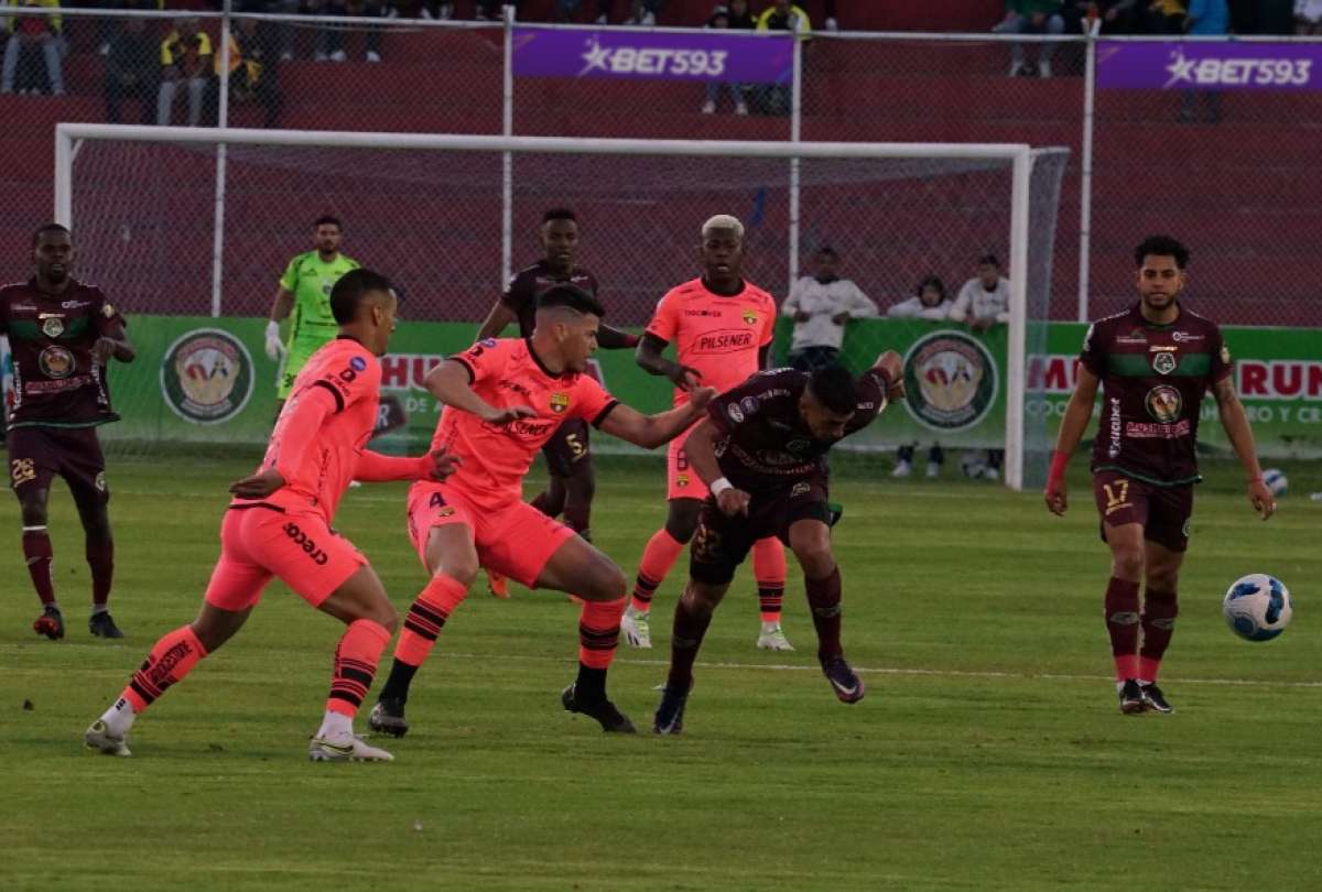Mushuc Runa salvó un empate ante Barcelona en Ambato