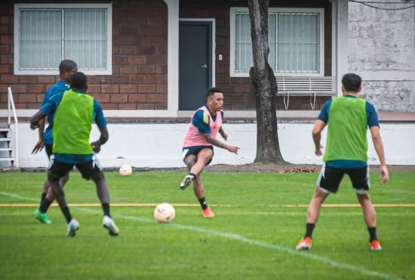 Emelec podr&aacute; inscribir a sus diez jugadores
