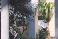 Gracias a un video que circula en redes sociales, se identificó a la propietaria del auto.