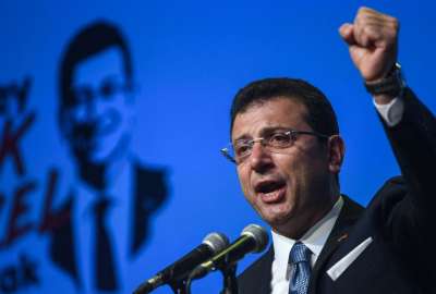 Alcalde de Estambul condenado a 20 meses de prisión.