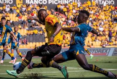 Barcelona gole&oacute; a Delf&iacute;n en el Monumental