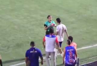 Jugador agredi&oacute; a la &aacute;rbitra Vanessa Ceballos tras ser expulsado en Colombia