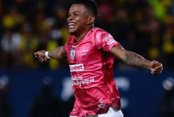 Alexander Bola&ntilde;os fue suspendido