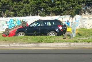 Quito: Dos heridos tras choque m&uacute;ltiple en la avenida Manuel C&oacute;rdova Galarza