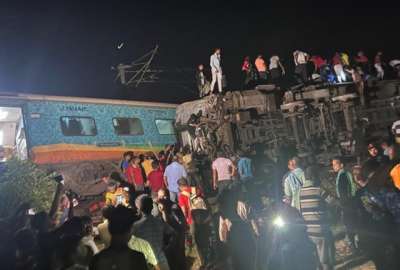 Un choque de trenes deja m&aacute;s de 120 muertos y 850 heridos