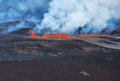 El volc&aacute;n m&aacute;s grande del mundo erupciona en Hawai