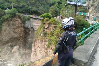 Desde la AMT informaron que desde las 19:15 se cerr&oacute; este tramo de la avenida Sim&oacute;n Bol&iacute;var en Quito.