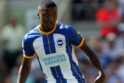 Mois&eacute;s Caicedo sortear&aacute; dos camisetas del Brighton por una buena causa