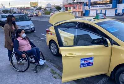 'Taxi Solidario' es una iniciativa que forma parte de la campa&ntilde;a &ldquo;Tienen Derecho a Votar&rdquo; y promueve la participaci&oacute;n de personas con discapacidad en las elecciones 2023.