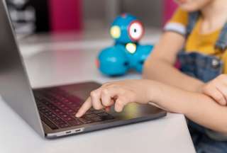 Ni&ntilde;os v&iacute;ctimas de ciberacoso acuden la inteligencia artificial antes que a sus padres