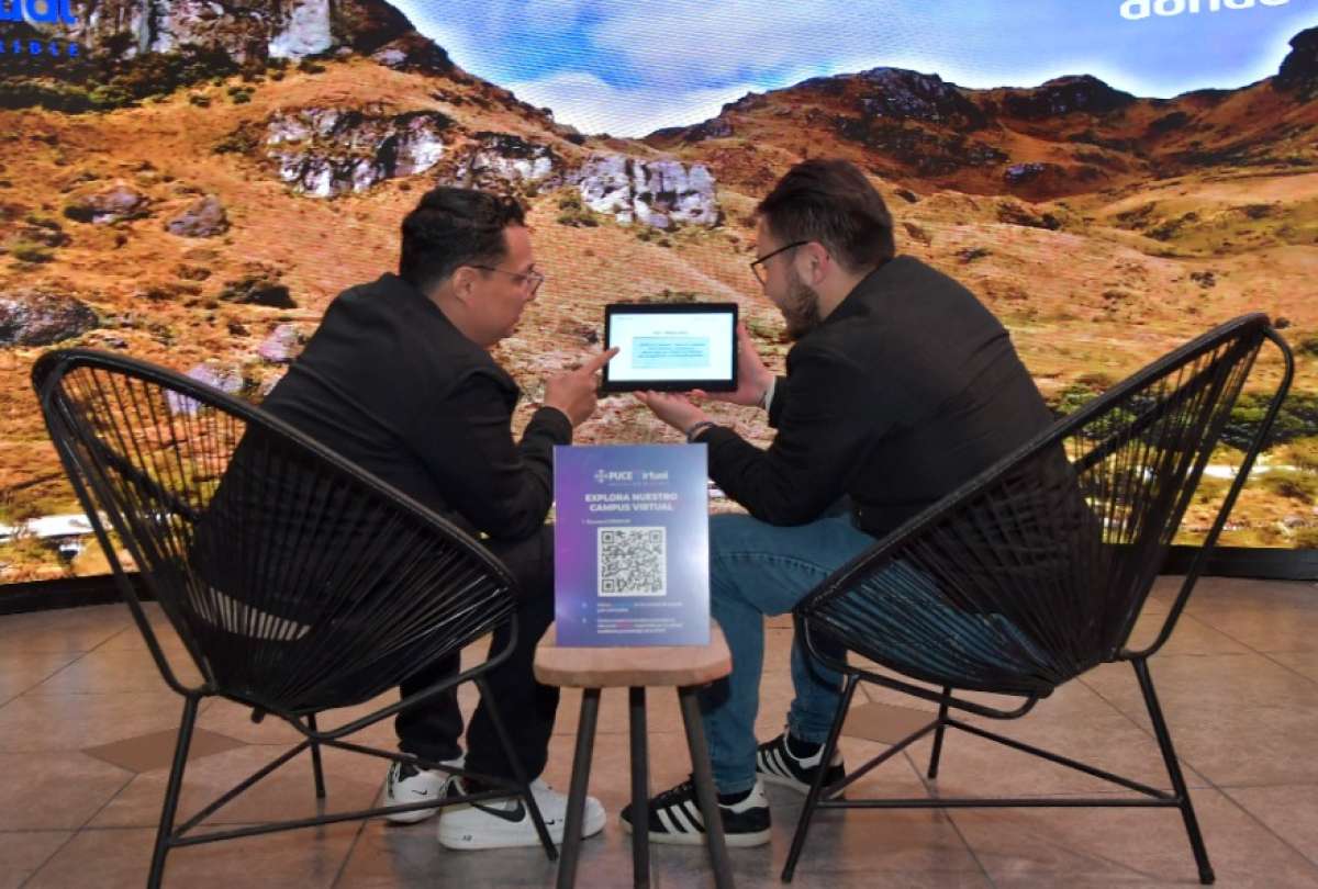 PUCE presentó su nueva plataforma educativa digital hoy.