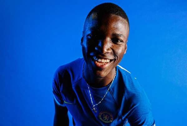 Mois&eacute;s Caicedo podr&iacute;a ser elegido como mejor jugador joven en Inglaterra