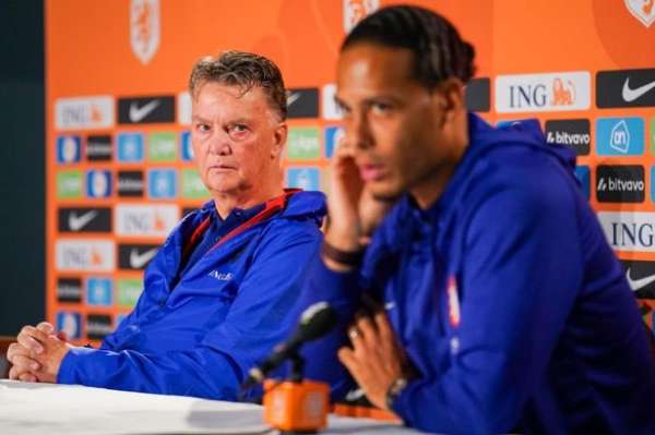 Louis Van Gaal no quiso dar detalles de cu&aacute;l ser&aacute; su estrategia ante Ecuador