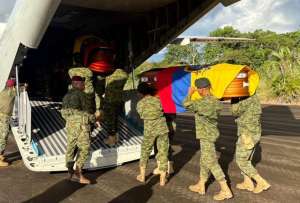 Con honores militares, parten a Quito los cuerpos de los soldados asesinados en Alto Punino