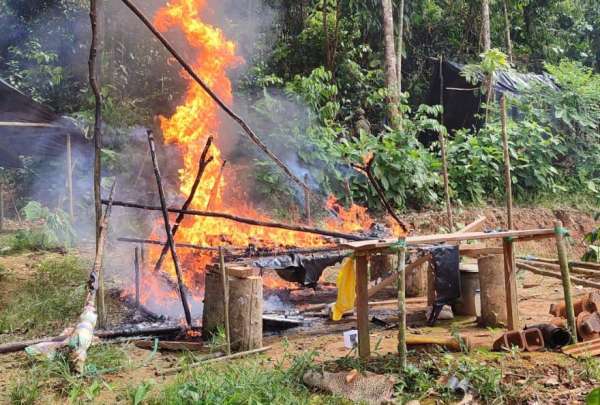 Ej&eacute;rcito Ecuatoriano dio un duro golpe a actividades il&iacute;citas en Orellana y Sucumb&iacute;os