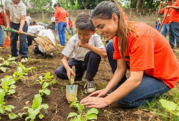 La organizaci&oacute;n internacional VVOB y el Ministerio de Educaci&oacute;n realizaron el lanzamiento de un programa educativo de formaci&oacute;n docente en t&eacute;cnicas  agropecuarias. 